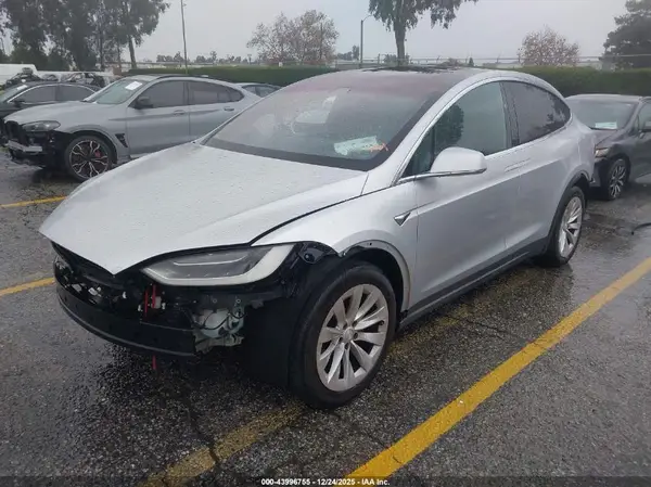 5YJXCBE24HF046097 2017 TESLA MODEL X - Image 2