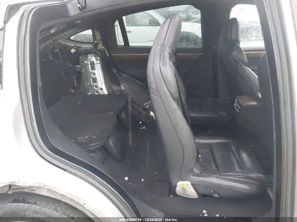5YJXCBE24HF046097 2017 TESLA MODEL X - Image 8