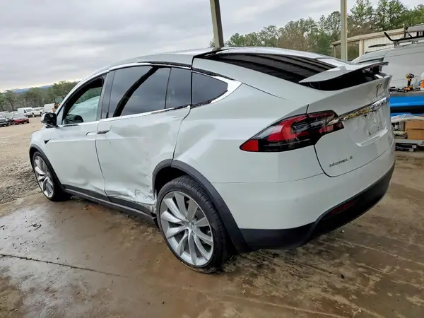 5YJXCBE24HF046164 2017 TESLA MODEL X - Image 2