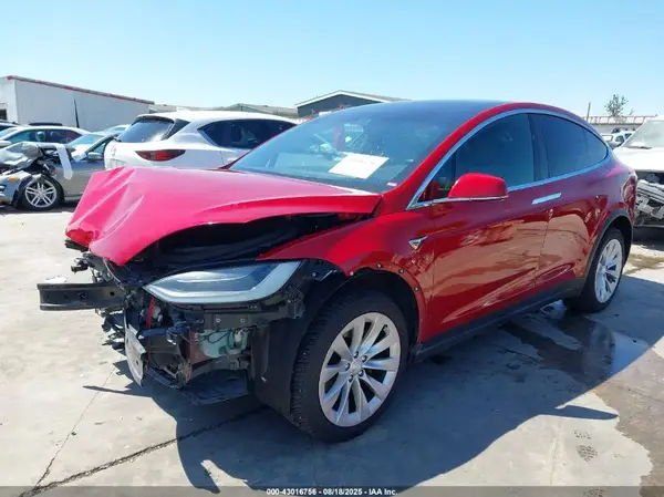 5YJXCBE24HF054166 2017 TESLA MODEL X - Image 2