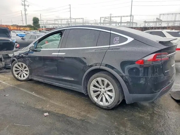 5YJXCBE24HF059643 2017 TESLA MODEL X - Image 2