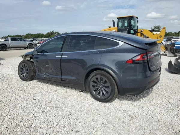 5YJXCBE24HF070223 2017 TESLA MODEL X - Image 2