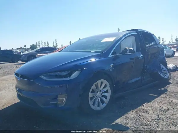 5YJXCBE24HF075440 2017 TESLA MODEL X - Image 2