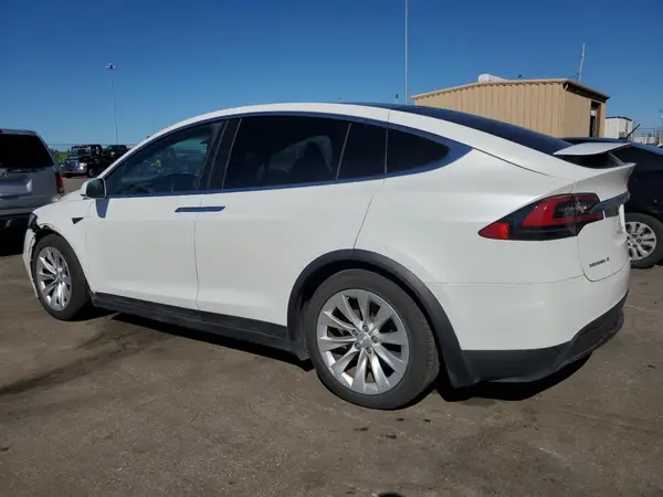 5YJXCBE24HF076684 2017 TESLA MODEL X - Image 2