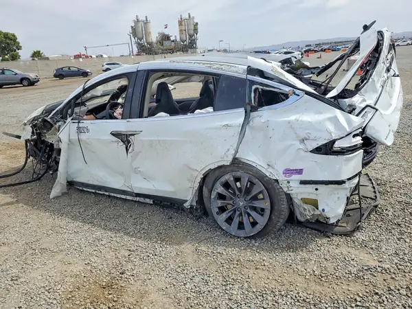 5YJXCBE24JF112993 2018 TESLA MODEL X - Image 2