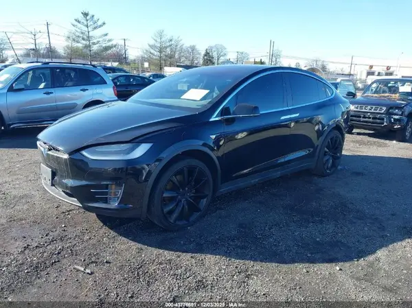 5YJXCBE24JF114887 2018 TESLA MODEL X - Image 2