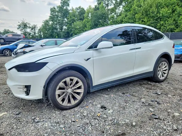 5YJXCBE24JF116803 2018 TESLA MODEL X - Image 1