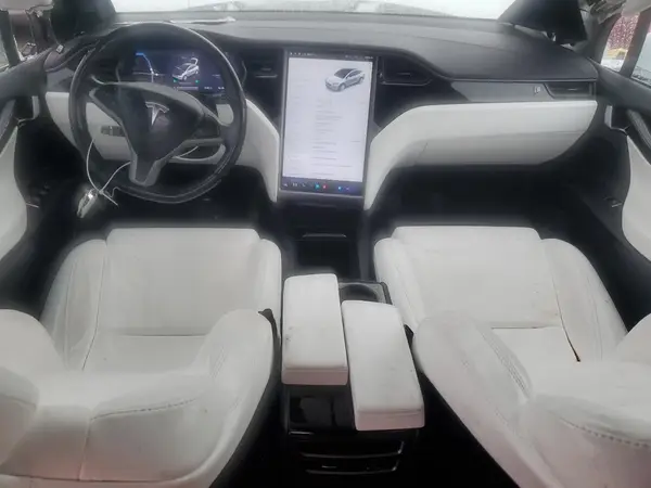 5YJXCBE24JF116932 2018 TESLA MODEL X - Image 8