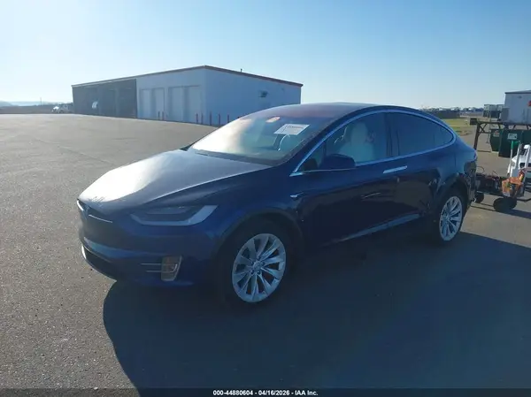 5YJXCBE24JF126456 2018 TESLA MODEL X - Image 2