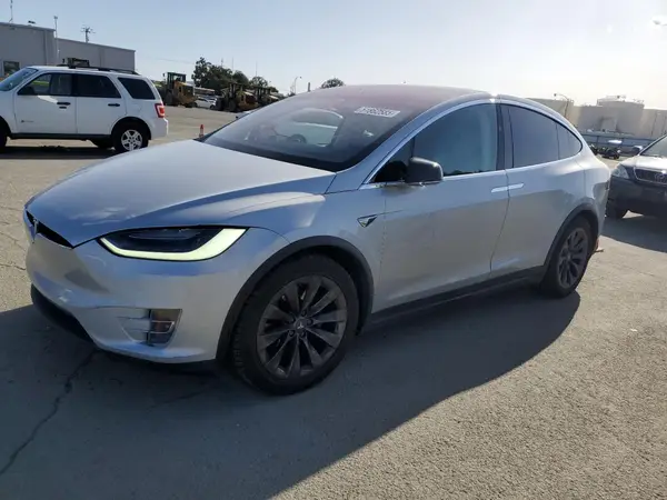 5YJXCBE24JF126568 2018 TESLA MODEL X - Image 1