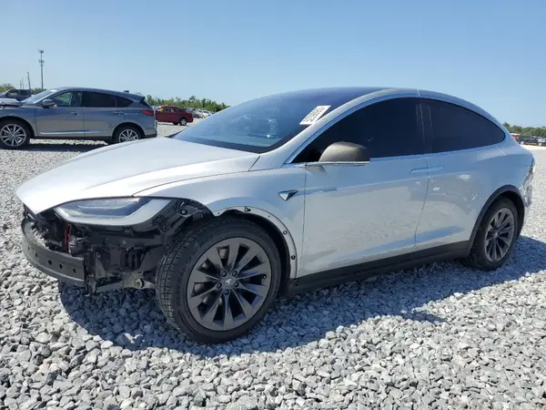 5YJXCBE24JF132483 2018 TESLA MODEL X - Image 1