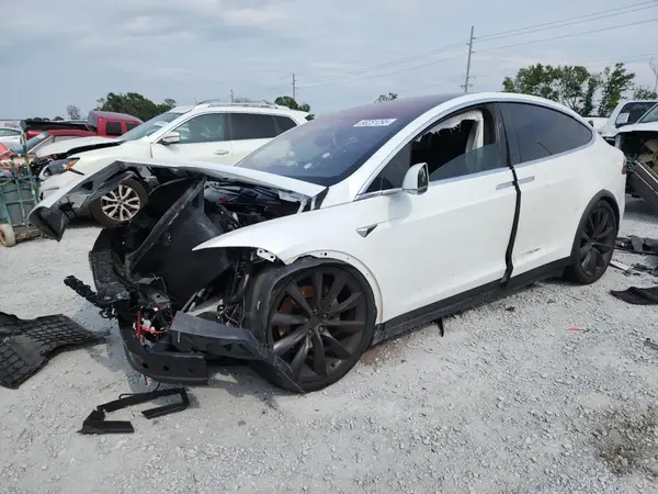 5YJXCBE24JF138073 2018 TESLA MODEL X - Image 1