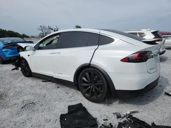 5YJXCBE24JF138073 2018 TESLA MODEL X - Image 2