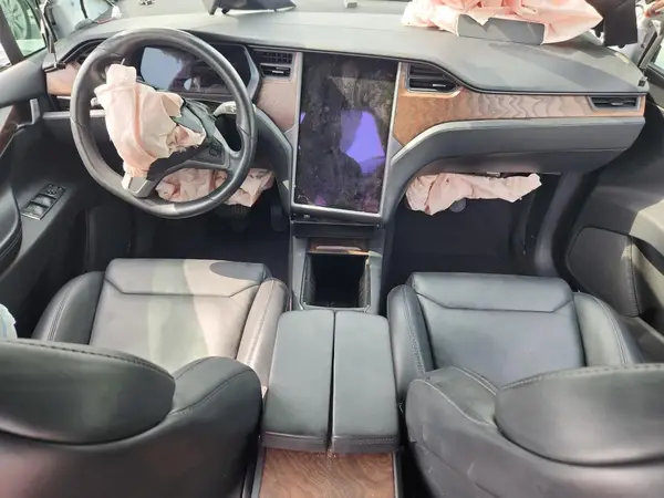 5YJXCBE24JF138073 2018 TESLA MODEL X - Image 8