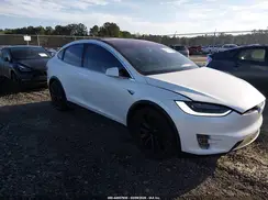 5YJXCBE24JF140471 2018 TESLA MODEL X