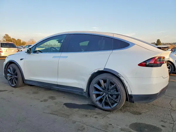 5YJXCBE24KF183032 2019 TESLA MODEL X - Image 2