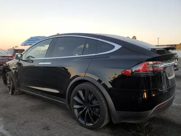 5YJXCBE24KF212979 2019 TESLA MODEL X - Image 2