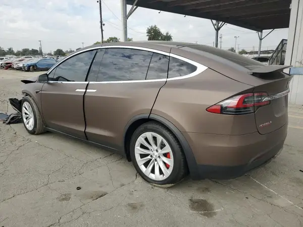 5YJXCBE24LF236801 2020 TESLA MODEL X - Image 2