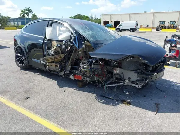 5YJXCBE24LF239827 2020 TESLA MODEL X - Image 1