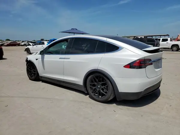 5YJXCBE24LF244395 2020 TESLA MODEL X - Image 2