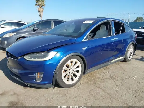 5YJXCBE25GF002382 2016 TESLA MODEL X - Image 2