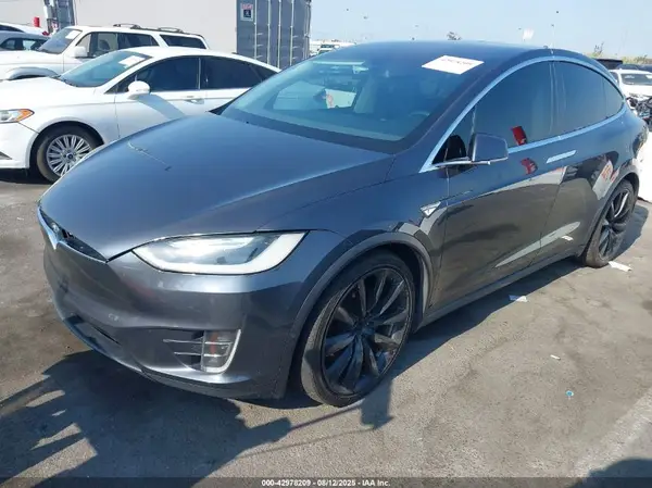 5YJXCBE25GF006724 2016 TESLA MODEL X - Image 2