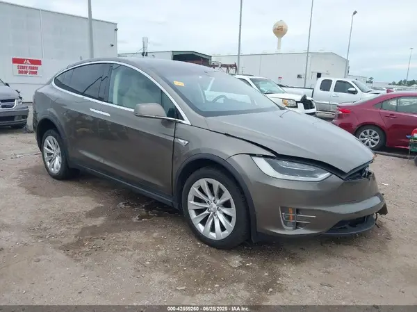 5YJXCBE25GF008618 2016 TESLA MODEL X - Image 1