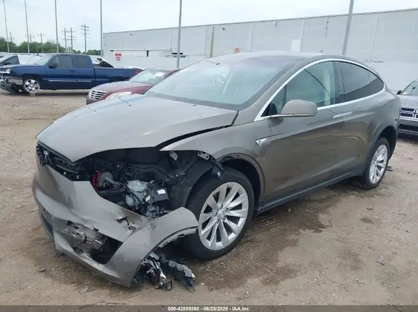 5YJXCBE25GF008618 2016 TESLA MODEL X - Image 2