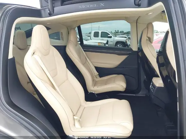 5YJXCBE25GF008618 2016 TESLA MODEL X - Image 8