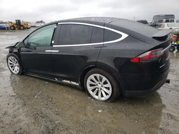 5YJXCBE25GF008814 2016 TESLA MODEL X - Image 2