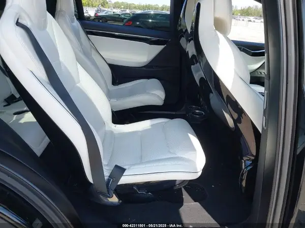 5YJXCBE25GF011910 2016 TESLA MODEL X - Image 8