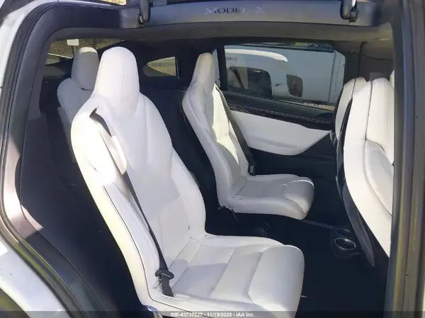 5YJXCBE25GF013043 2016 TESLA MODEL X - Image 8