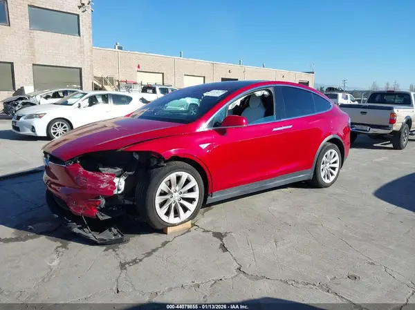 5YJXCBE25GF013298 2016 TESLA MODEL X - Image 2