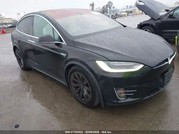5YJXCBE25GF014905 2016 TESLA MODEL X - Image 1