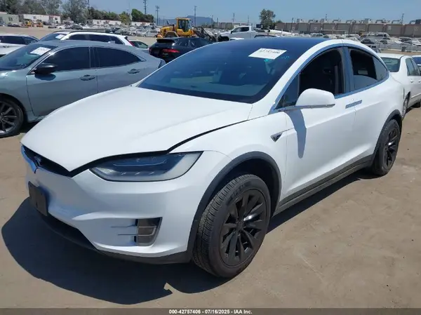 5YJXCBE25GF016623 2016 TESLA MODEL X - Image 2
