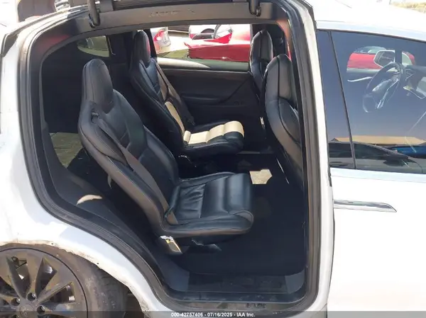 5YJXCBE25GF016623 2016 TESLA MODEL X - Image 8