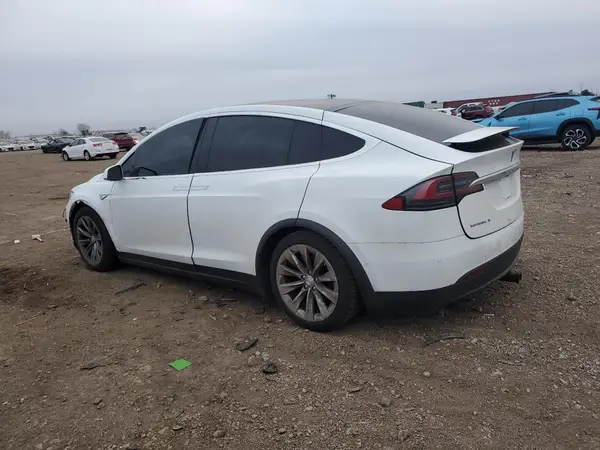 5YJXCBE25GF016928 2016 TESLA MODEL X - Image 2