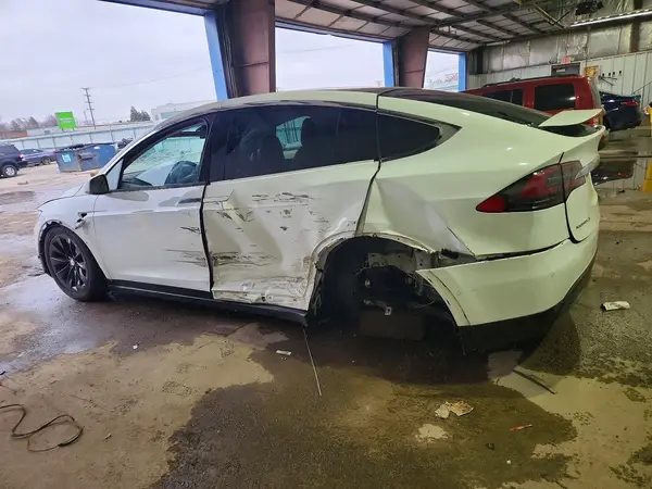 5YJXCBE25GF019084 2016 TESLA MODEL X - Image 2