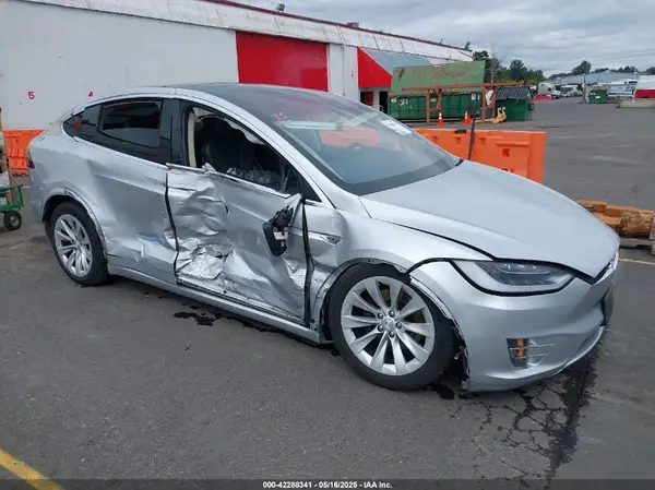 5YJXCBE25GF021479 2016 TESLA MODEL X - Image 1