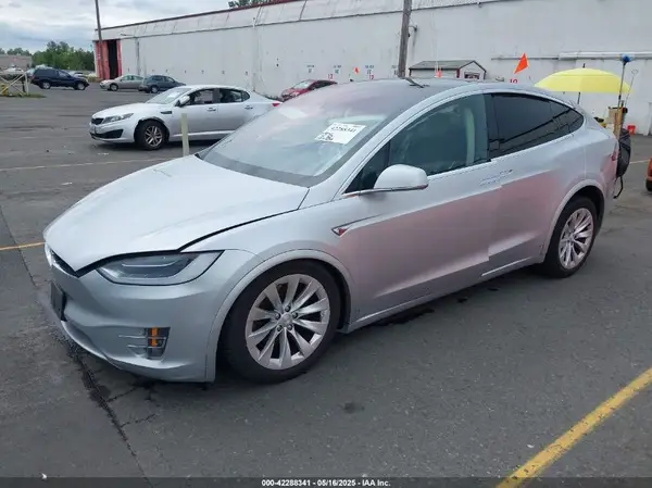 5YJXCBE25GF021479 2016 TESLA MODEL X - Image 2