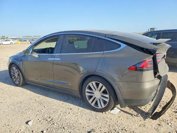 5YJXCBE25GF023765 2016 TESLA MODEL X - Image 2