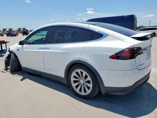 5YJXCBE25GF027136 2016 TESLA MODEL X - Image 2