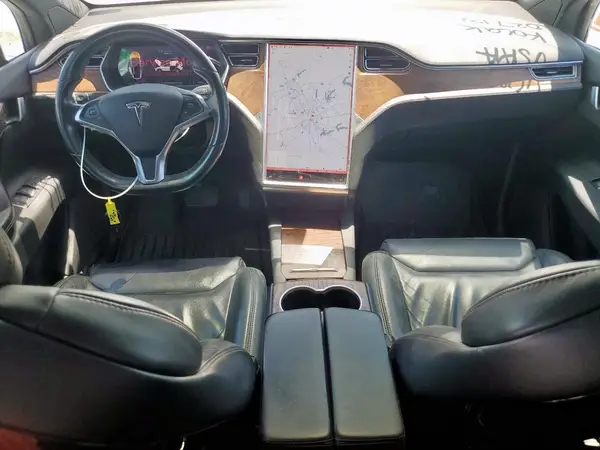 5YJXCBE25GF027136 2016 TESLA MODEL X - Image 8