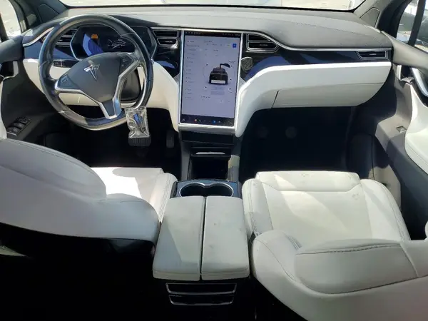 5YJXCBE25GF027167 2016 TESLA MODEL X - Image 8