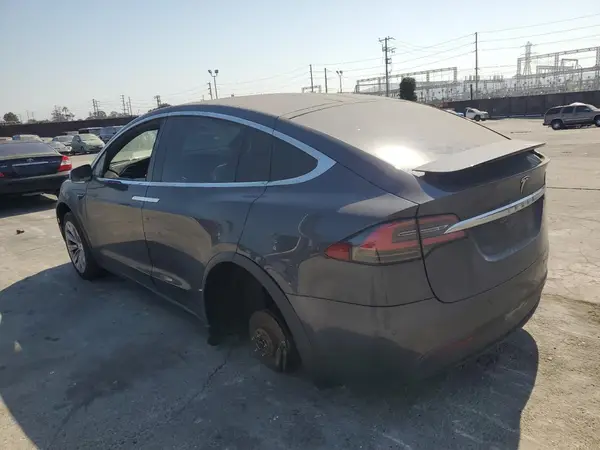 5YJXCBE25GF027833 2016 TESLA MODEL X - Image 2