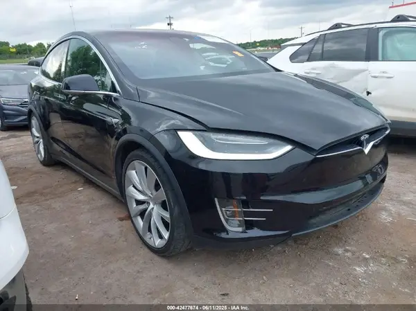 5YJXCBE25GF028030 2016 TESLA MODEL X - Image 1