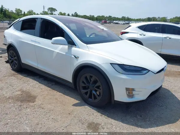 5YJXCBE25GF029372 2016 TESLA MODEL X - Image 1