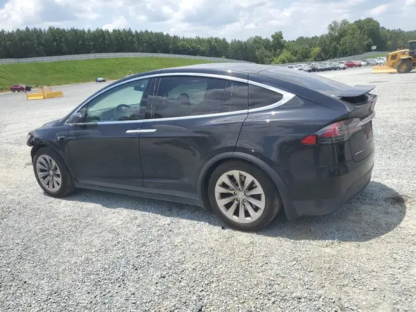 5YJXCBE25HF037876 2017 TESLA MODEL X - Image 2