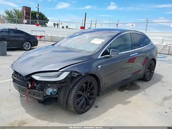 5YJXCBE25HF037991 2017 TESLA MODEL X - Image 2