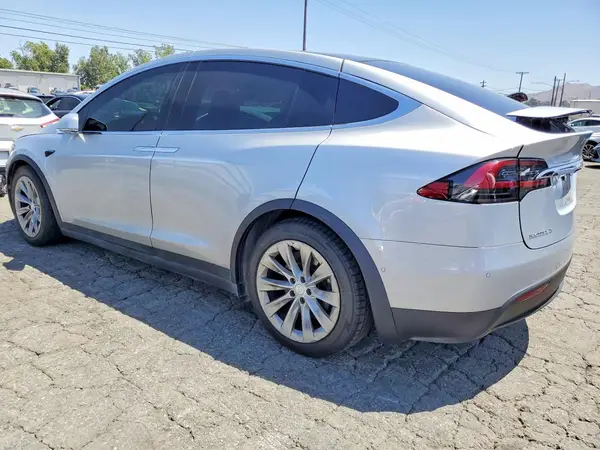 5YJXCBE25HF038137 2017 TESLA MODEL X - Image 2